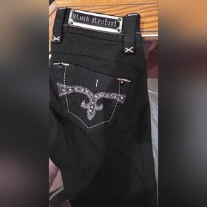 ☆Beautiful Rock Revival Jet Black Crop Skinny Jeans with Embroidered Back Pocket